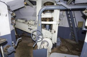 Ligne Maginot - BOIS DU FOUR - A5 - (Ouvrage d'infanterie) - Tourelle de mitrailleuses
Ventilateur et balancier de l’étage inférieur