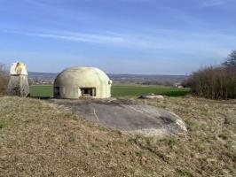 Ligne Maginot - CATTENOM - O20 - (Observatoire d'artillerie) - La cloche GFM conjuguée et la cloche VP à l'arrière plan