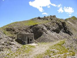 Ligne Maginot - GRANGES COMMUNES - (Ouvrage d'infanterie) - Bloc 1
Vue d'ensemble, le bloc d'entrée est au premier plan