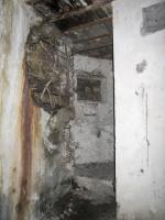 Ligne Maginot - 3 - UNTERJAEGERHOF - ROUTE DU WALDHOF - (Casemate d'infanterie - Simple) - Chambre de tir FM nord-ouest. Au centre, créneau ouest. A gauche, un impact suite a un obus tiré à travers le créneau nord