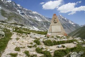 Ligne Maginot - VANOISE - (Ouvrage d'infanterie) - A proximité de l'ouvrage, un monument