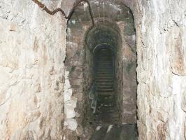 Ligne Maginot - AMODON - (Abri) - Galerie au pied de l'escalier Sud
A gauche le local ventilation, à droite l'usine