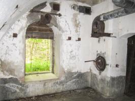 Ligne Maginot - UHRICH - HOCHE (1° BON 237° RI) - (PC de Sous-Quartier) - Une des casemates de la caserne
Ventilateur