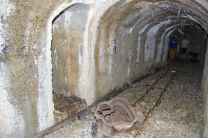 Ligne Maginot - PLAN à MARIN - (Abri) - Caserne vers nord, à gauche ĺa galerie vers puits de observatoire