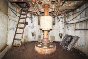 Ligne Maginot - FORT DE MUTZIG - (Ouvrage d'artillerie) - Batterie 6
Tourelle de 10