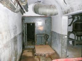 Ligne Maginot - SAPEY - (Ouvrage d'artillerie) - Sas  étanche permettant d'isoler le bloc d'entrée du reste de l'ouvrage en cas d'attaque par gaz.