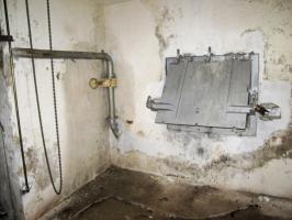 Ligne Maginot - SAPEY - (Ouvrage d'artillerie) - Bloc 2
Réceptacle à douilles situé à l'étage inférieur
