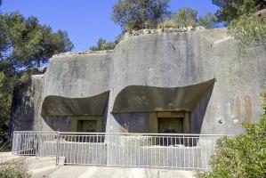 Ligne Maginot - ROQUEBRUNE - CORNILLAT - (Ouvrage d'artillerie) - Créneaux de 75 modèle 31 du bloc 2