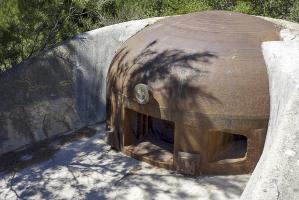 Ligne Maginot - ROQUEBRUNE - CORNILLAT - (Ouvrage d'artillerie) - Cloche jumelage mitrailleuse du bloc 2.