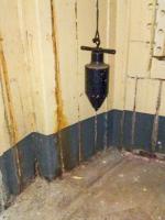 Ligne Maginot - ROQUEBRUNE - CORNILLAT - (Ouvrage d'artillerie) - Bloc 2 
L'un des contre-poids pour un mortier de 75.