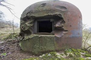 Ligne Maginot - OBERROEDERN NORD - (Casemate d'infanterie - Double) - La cloche GFM Nord Ouest labourée par les tirs de PAK allemand