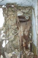 Ligne Maginot - OBERROEDERN NORD - (Casemate d'infanterie - Double) - L'étage inférieur : dégâts causés par l'explosion d'une bombe de Stuka dans le fossé diamant
