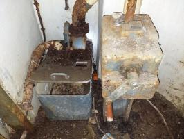 Ligne Maginot - BOIS de HOFFEN Ouest (Casemate d'infanterie) - Caisson de récupération des douilles et commande de la noria d'approvisionnement