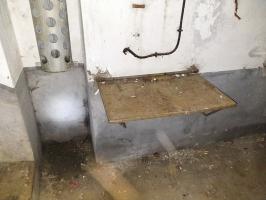 Ligne Maginot - BOIS de HOFFEN Ouest (Casemate d'infanterie) - Tablette rabattable dans chambre de tir mortier de 81