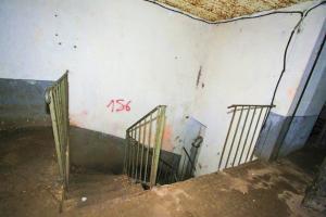 Ligne Maginot - BOIS de HOFFEN Ouest (Casemate d'infanterie) - Le haut de la cage d'escalier menant aux étages inférieurs et devant mener aux dessous de l'ouvrage non réalisé.