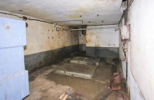 Ligne Maginot - BOIS de HOFFEN Ouest (Casemate d'infanterie) - L'usine électrique ou ne subsistent que les massifs bétonnés ayant servi de socles aux deux groupes électrogènes