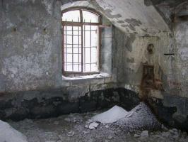 Ligne Maginot - SAPEY (30° DBAF ET 164° RAP) - (PC de Sous-Secteur) - Chambre de troupe de la caserne centrale, fenêtre coté cour
