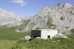 Ligne Maginot - VALLEE ETROITE - (Ouvrage d'infanterie) - Le bloc 2
Sortie de secours et créneau pour FM 24/29