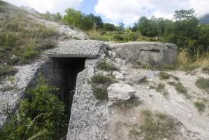 Ligne Maginot - B8B - LA PORTE 2 - (Blockhaus pour arme infanterie) - L'entrée