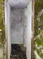 Ligne Maginot - F103 - NANT DEBOUT - HS122 - (Blockhaus pour arme infanterie) - Vu de la première entrée, la chambre de tir est à droite, la deuxième entrée au fond vers la gauche