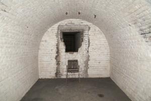 Ligne Maginot - I6 - (Abri) - Salle à l'extrémité de l'aile gauche
L'accès au blockhaus mitrailleuses qui avait été muré