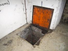 Ligne Maginot - I12 - (Abri) - Fosse donnant accès au puits
