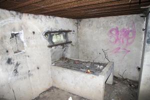 Ligne Maginot - FORT FRERE - (Blockhaus pour arme infanterie) - Créneau droit et niche d'éclairage