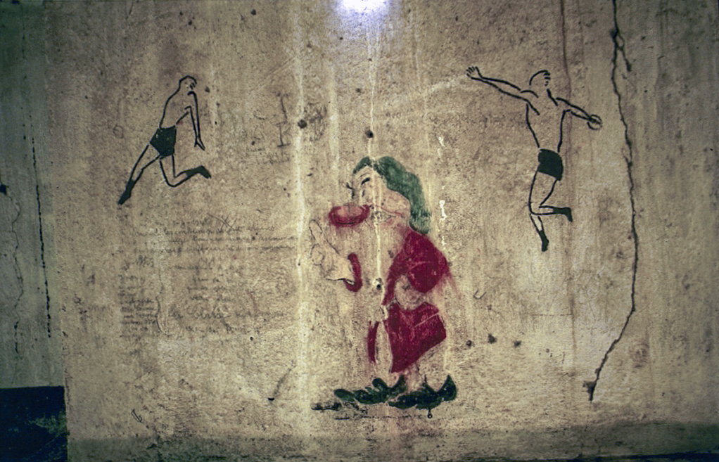 Ligne Maginot - SAINT ROCH - (Casernement) - Peintures murales au dessus de la cheminée.