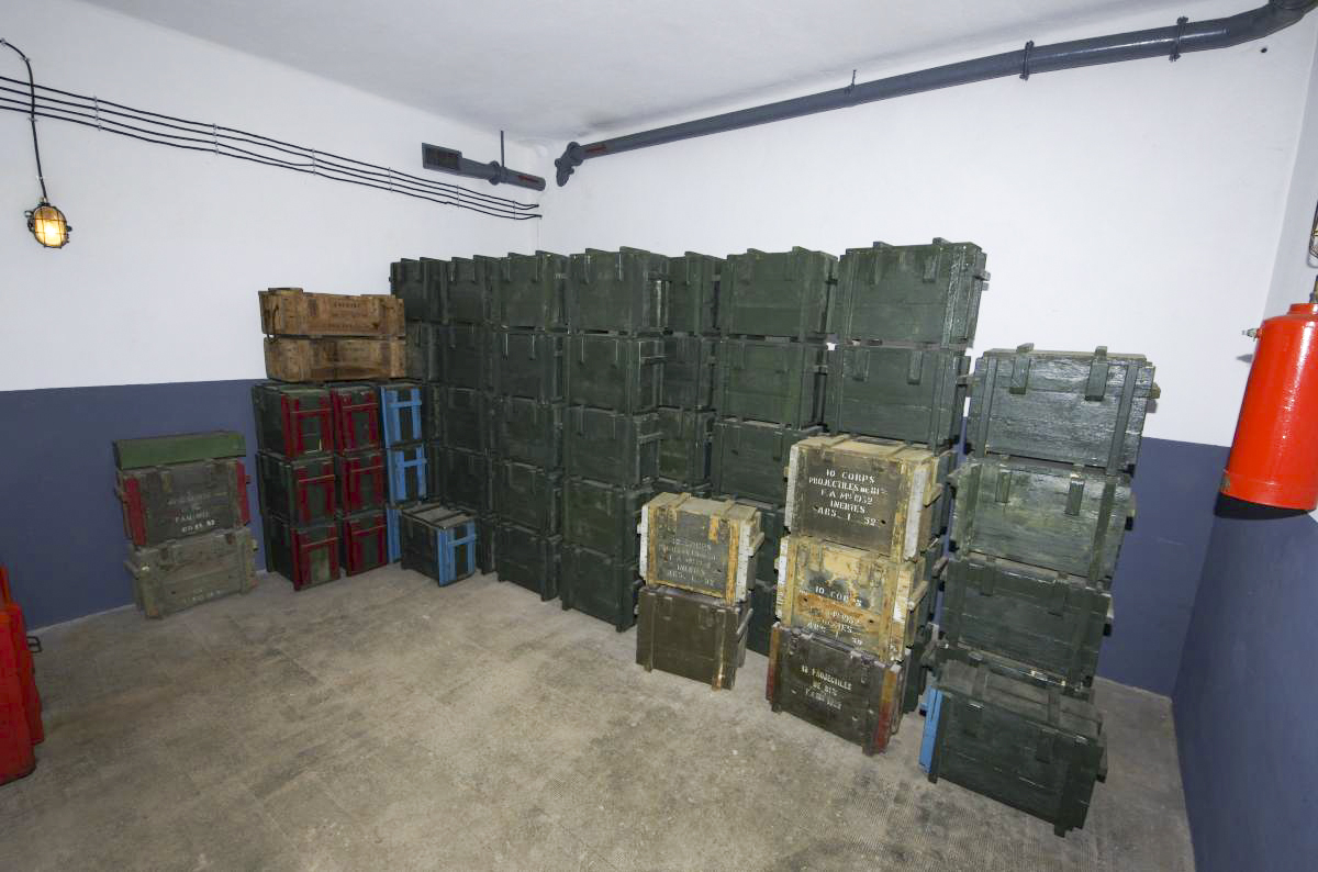 Ligne Maginot - BOIS DU FOUR - A5 - (Ouvrage d'infanterie) - Chambre de tir mortier Est
Magasin à munitions de 81