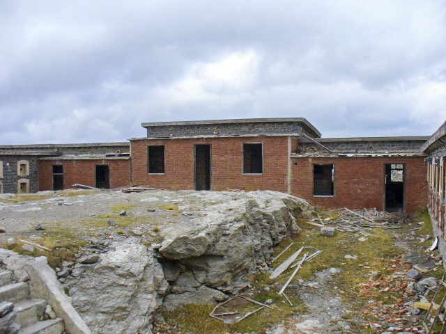 Ligne Maginot - CAMP DE RESTEFOND - (Casernement) - Galerie de liaison latérale
Vue de l'extérieur - Marc ENDINGER