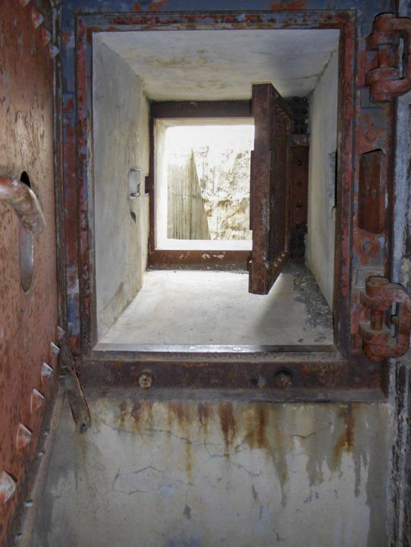 Ligne Maginot - GRANGES COMMUNES - (Ouvrage d'infanterie) - Issue de secours