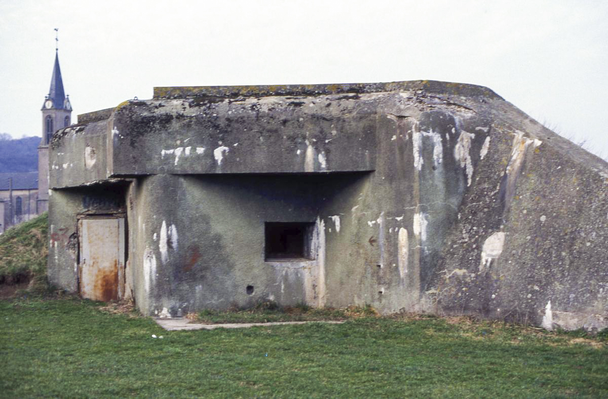 Ligne Maginot - SENTZICH - CB8 - (Blockhaus pour canon) - En 1992