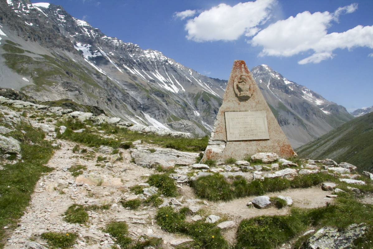 Ligne Maginot - VANOISE - (Ouvrage d'infanterie) - A proximité de l'ouvrage, un monument