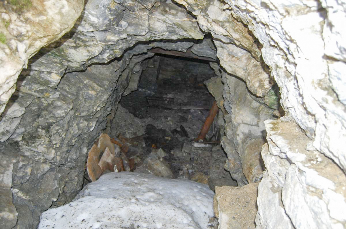 Ligne Maginot - MONT FROID OUEST - (Blockhaus pour arme infanterie) - Magasin sous roc
