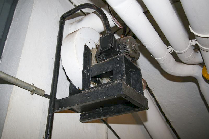 Ligne Maginot - BOIS KARRE - A12 - (Ouvrage d'infanterie) - Groupe moto-ventilateur du couloir menant à la tourelle de mitrailleuses