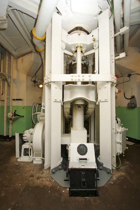 Ligne Maginot - BOIS KARRE - A12 - (Ouvrage d'infanterie) - Tourelle de mitrailleuses
L'étage inférieur