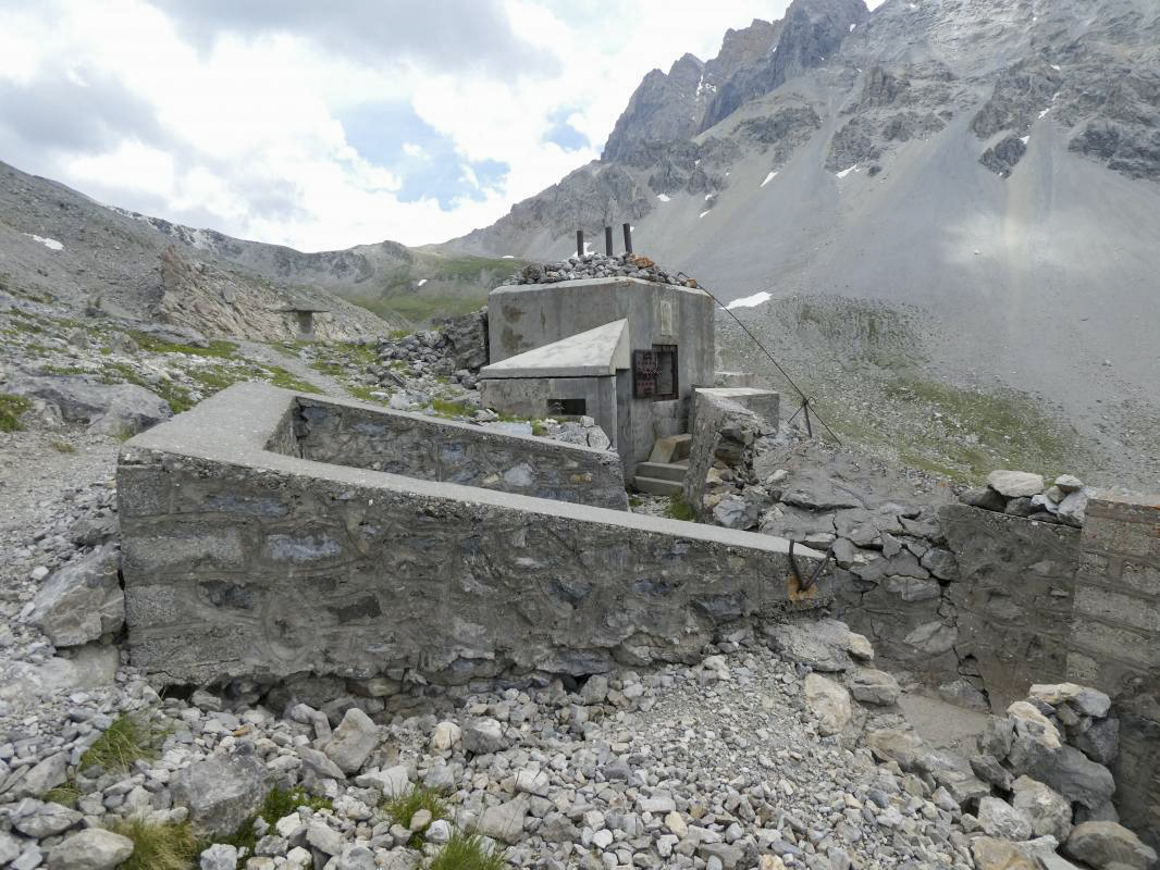 Ligne Maginot - LA ROUE - (Ouvrage d'infanterie) - Mo 1
Le col de la Roue au fond