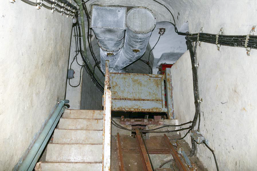 Ligne Maginot - PAS DU ROC - (Ouvrage d'artillerie) - Bloc 3
Le haut du plan incliné montant desservant le bloc