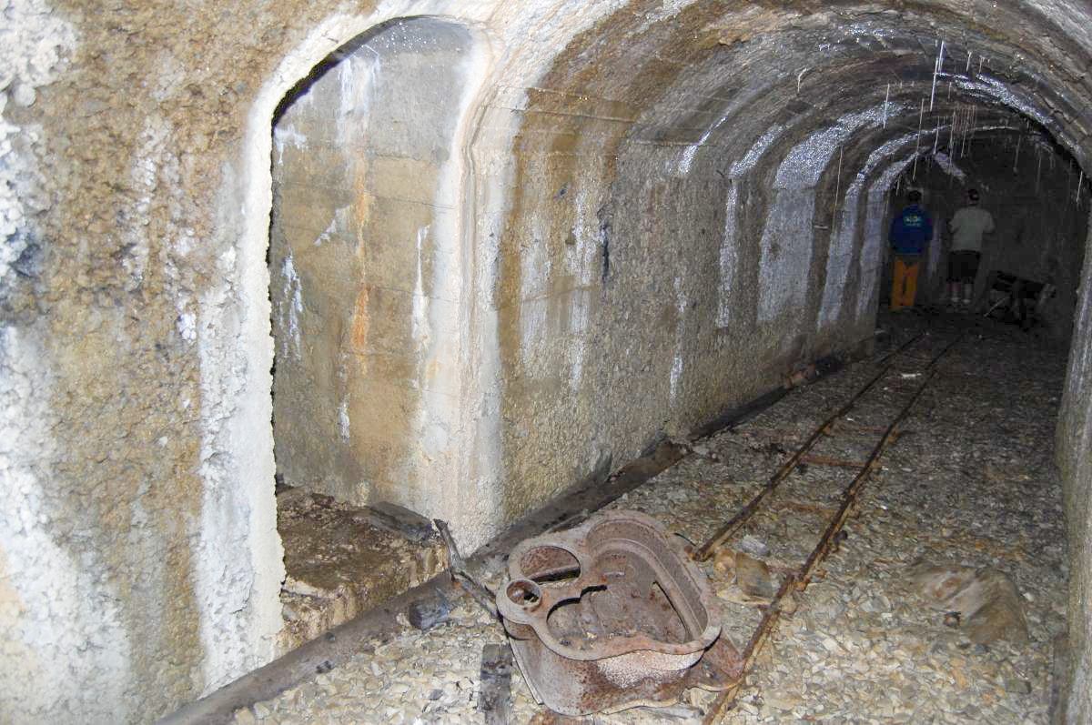 Ligne Maginot - PLAN à MARIN - (Abri) - Caserne vers nord, à gauche ĺa galerie vers puits de observatoire