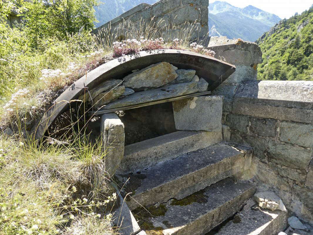 Ligne Maginot - REPLATON (QUARTIER ARC - 71° BAF) - (Position d'artillerie préparée) - Blockhaus de défense au niveau de la batterie C