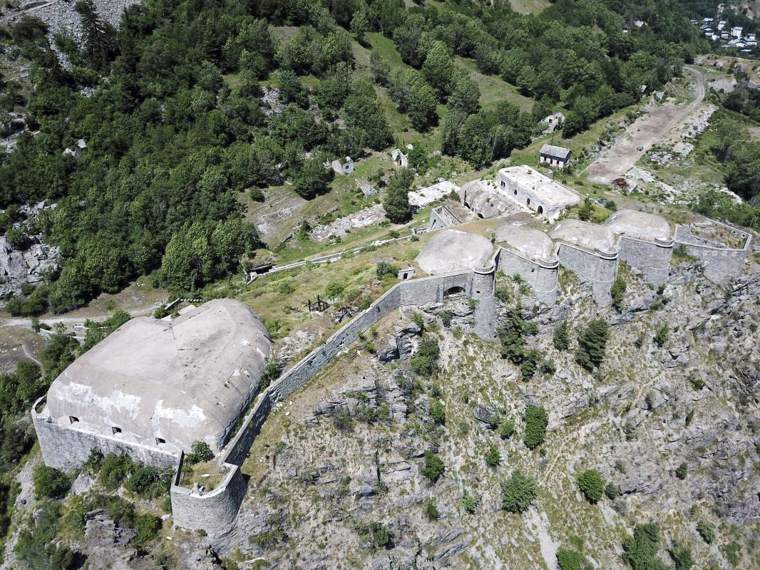Ligne Maginot - REPLATON (QUARTIER ARC - 71° BAF) - (Position d'artillerie préparée) - 