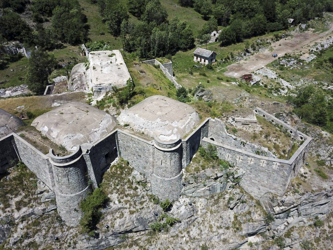 Ligne Maginot - REPLATON (QUARTIER ARC - 71° BAF) - (Position d'artillerie préparée) - 