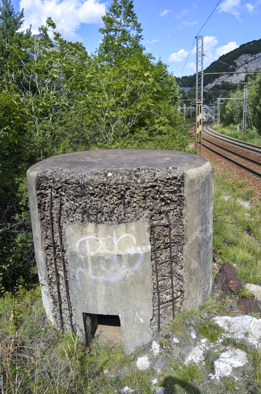 Ligne Maginot - SAINT ANTOINE 2 - (Blockhaus pour arme infanterie) - L'entrée réduite à l'arrière