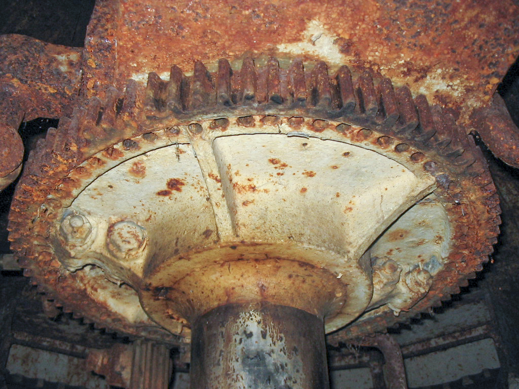 Ligne Maginot - FORT DE MUTZIG - (Ouvrage d'artillerie) - BATTERIE 2 - Fort Ouest
Tourelle de 5,3 - Les Gardiens du Rhin