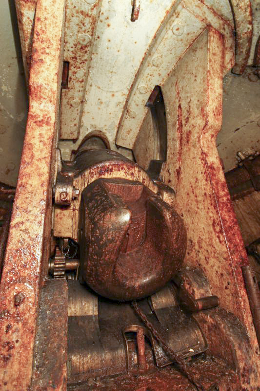 Ligne Maginot - FORT DE MUTZIG - (Ouvrage d'artillerie) - BATTERIE 5 - Fort Est
Tourelle de 15