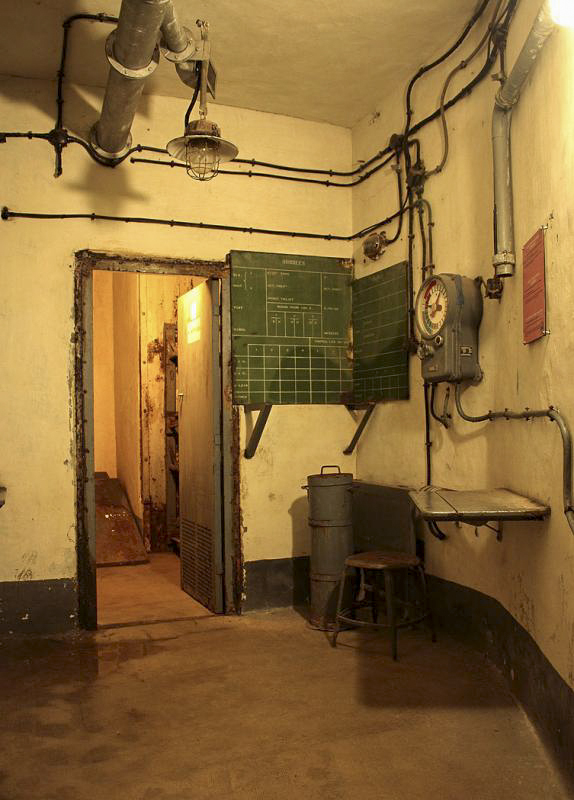 Ligne Maginot - SAINT GOBAIN - (Ouvrage d'infanterie) - Bloc 2
Etage inférieur
PC et local téléphonique