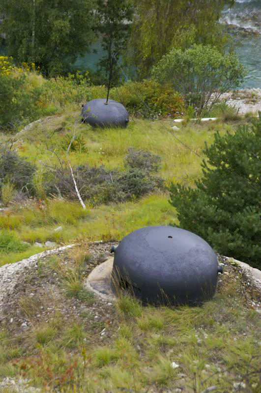 Ligne Maginot - SAINT GOBAIN - (Ouvrage d'infanterie) - Cloches GFM des blocs 3 et 4 avec l'Arc en contrebas