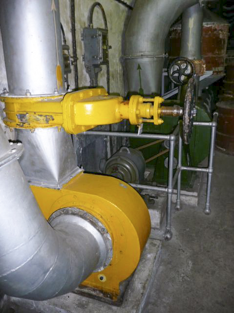 Ligne Maginot - SAINT GOBAIN - (Ouvrage d'infanterie) - Salle de neutralisation de l'ouvrage
Ventilateur et vanne air vicié