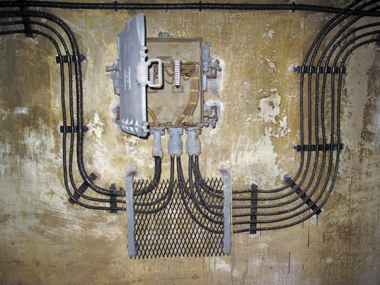 Ligne Maginot - SAPEY - (Ouvrage d'artillerie) - Bas des blocs 1 et 2
Le répartiteur  téléphonique des blocs 1 et 2
