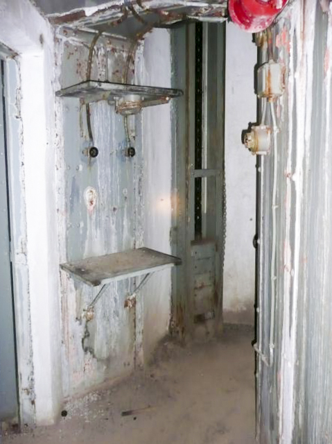 Ligne Maginot - SAPEY - (Ouvrage d'artillerie) - Bloc 3
L'accès vers la cloche GFM (Cloche conjuguée) et le bureau des observateurs